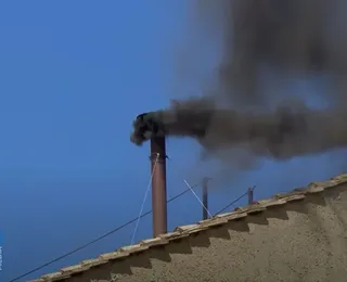Saiba significado das fumaças preta e branca do Conclave
