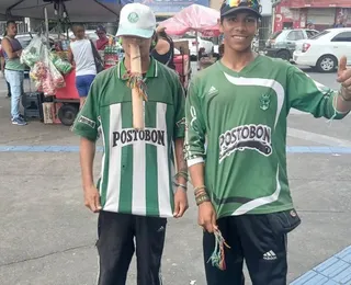 Sem dinheiro, colombianos tentam a sorte para comprar ingressos