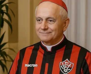 Torcedores do Vitória comemoram a escolha de Leão como nome do Papa