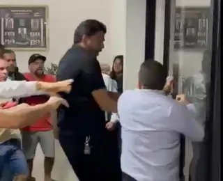 VÍDEO: vereadores trocam socos em sessão na Câmara