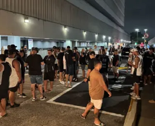 Vasco é recebido com protestos no Rio após derrota para o Vitória