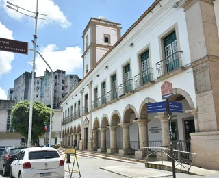 Vereadores vão debater futuro do Paço Municipal após incêndio no teto