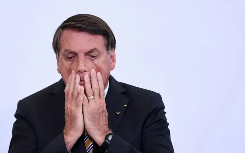Bolsonaro admite risco de fraude no INSS durante seu governo - Imagem