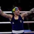 Bia Ferreira defende cinturão dos pesos-leves; veja onde assistir imagem