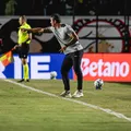Carpini admite "momento delicado", mas vê Vitória superior ao Santos imagem