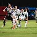 Em duelo direto na parte baixa da tabela, Vitória perde para o Santos imagem