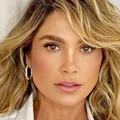 Flávia Alessandra revela que já tentou "converter" gays: "Não existe" imagem