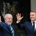 Lula inicia visita à França com acordo UE-Mercosul e crises na agenda imagem