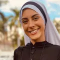 Quem é a Irmã Eva? Freira ex-modelo viraliza nas redes sociais imagem