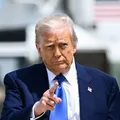 Trump chama Putin de "louco" e alerta para queda da Rússia imagem
