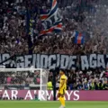 UEFA abre processo disciplinar para torcedores do PSG imagem