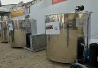 Agricultores de Maiquinique recebem tanques de resfriadores de leite