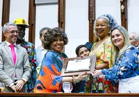 Alcione recebe título de Cidadã Baiana e se derrete: “Minha terra”