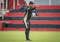 Com improvisação, Vitória está escalado para a partida contra o Santos imagem