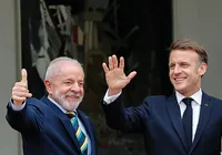 Lula inicia visita à França com acordo UE-Mercosul e crises na agenda imagem