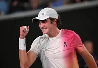 Saiba quanto João Fonseca pode faturar de premiação em Roland Garros imagem