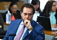 Senador se recusa a pedir desculpas a Marina Silva e polemiza imagem