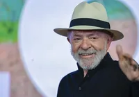 “Tudo tem controle, menos os aplicativos”, diz Lula