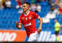 Vitória faz proposta por meio-campista português imagem