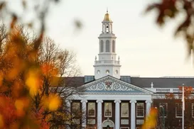 Proibição de Trump é derrubada na Justiça e estrangeiros poderão estudar em Harvard - Imagem