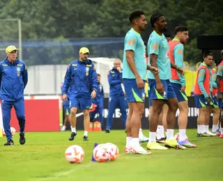 Ancelotti comanda primeiro treino e esboça escalação da Seleção