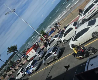 Homem morre após se afogar na praia de Itapuã