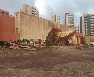 Hotel abandonado em Salvador era desmanche antes de ocupação; veja imagens