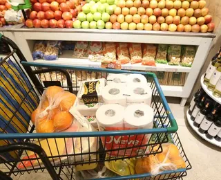Redes de supermercados encerram lojas em meio a crise global