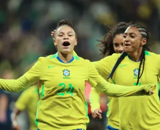 Seleção Brasileira feminina vence o Japão em retorno de Marta