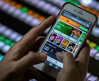 Senado aprova projeto que proíbe famosos em anúncios de bets
