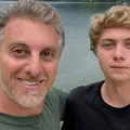 A fila andou! Benício Huck é flagrado aos beijos após término imagem