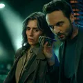 A nova série da Netflix sobre espionagem e segredos para maratonar agora imagem