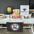 Bebê reborn? Boneca lotada de haxixe é achada em central dos correios imagem