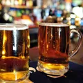 Cerveja vai ficar mais cara no Brasil? OMS faz alerta sobre saúde imagem