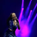 Com performance imponente, Vanessa da Mata lota Concha Acústica imagem