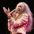 Maria Bethânia anuncia turnê de 60 anos de carreira com show em Salvador imagem