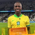 Melhor em campo, Vini Jr. celebra gol decisivo e vaga na Copa do Mundo imagem