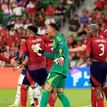 Na mira do Bahia, goleiro sinaliza permanência no futebol europeu imagem