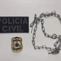 Procurada por homicídio é encontrada acorrentada em cárcere privado imagem