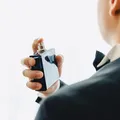 Qual o cheiro de um Sugar Daddy? Ranking revela perfumes favoritos imagem
