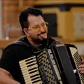 Sertanejo diz que tamanho da língua atrapalhou sua carreira imagem