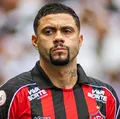 Sport ou Furacão? Saiba novidade sobre destino de Wellington Rato imagem