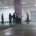 VÍDEO: confusão entre taxistas no Aeroporto de Salvador termina em troca de socos imagem