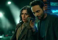 A nova série da Netflix sobre espionagem e segredos para maratonar agora imagem