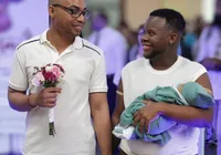Amor que Une: homem trans engravida e celebra filho com marido gay imagem