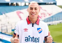 Após quase parar no Vitória, atacante chileno fica sem clube; veja imagem