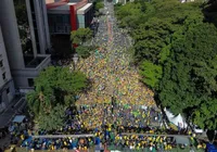Ato com Bolsonaro tem pouco público e aliado culpa 'fim de mês' imagem