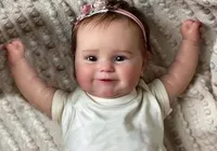 Bebê é agredida em público após ser confundida com boneca reborn; veja imagem