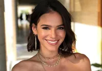 Bruna Marquezine pede ajuda e recebe críticas: "Parecendo uma pobre" imagem