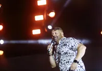 Cantor surpreende com declaração inusitada para esposa: "Sua chata" imagem